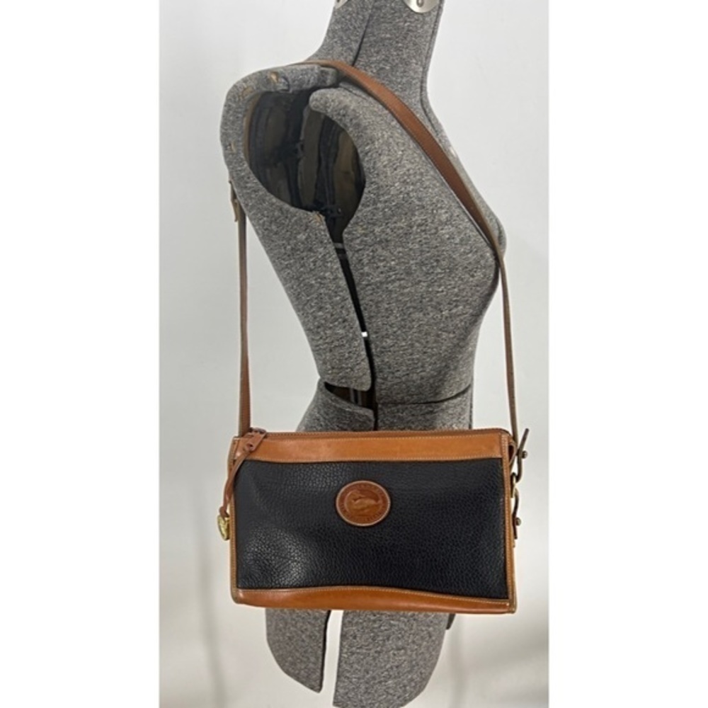 Dooney & Bourke Vintage Classic Black & Cognac shoulder Bag